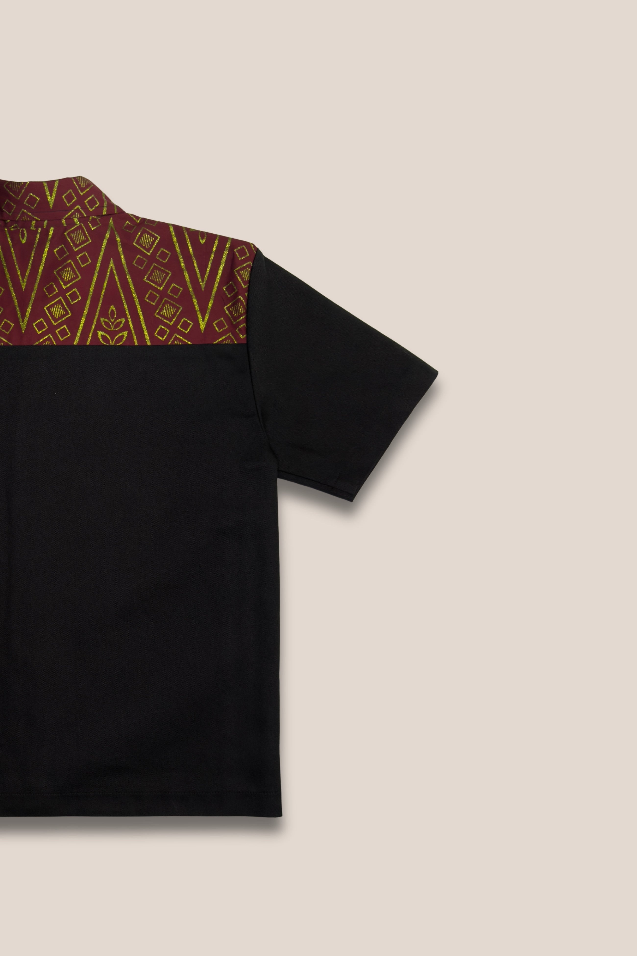 Chemise manches courtes bicolore bordeaux et or - zoom détails