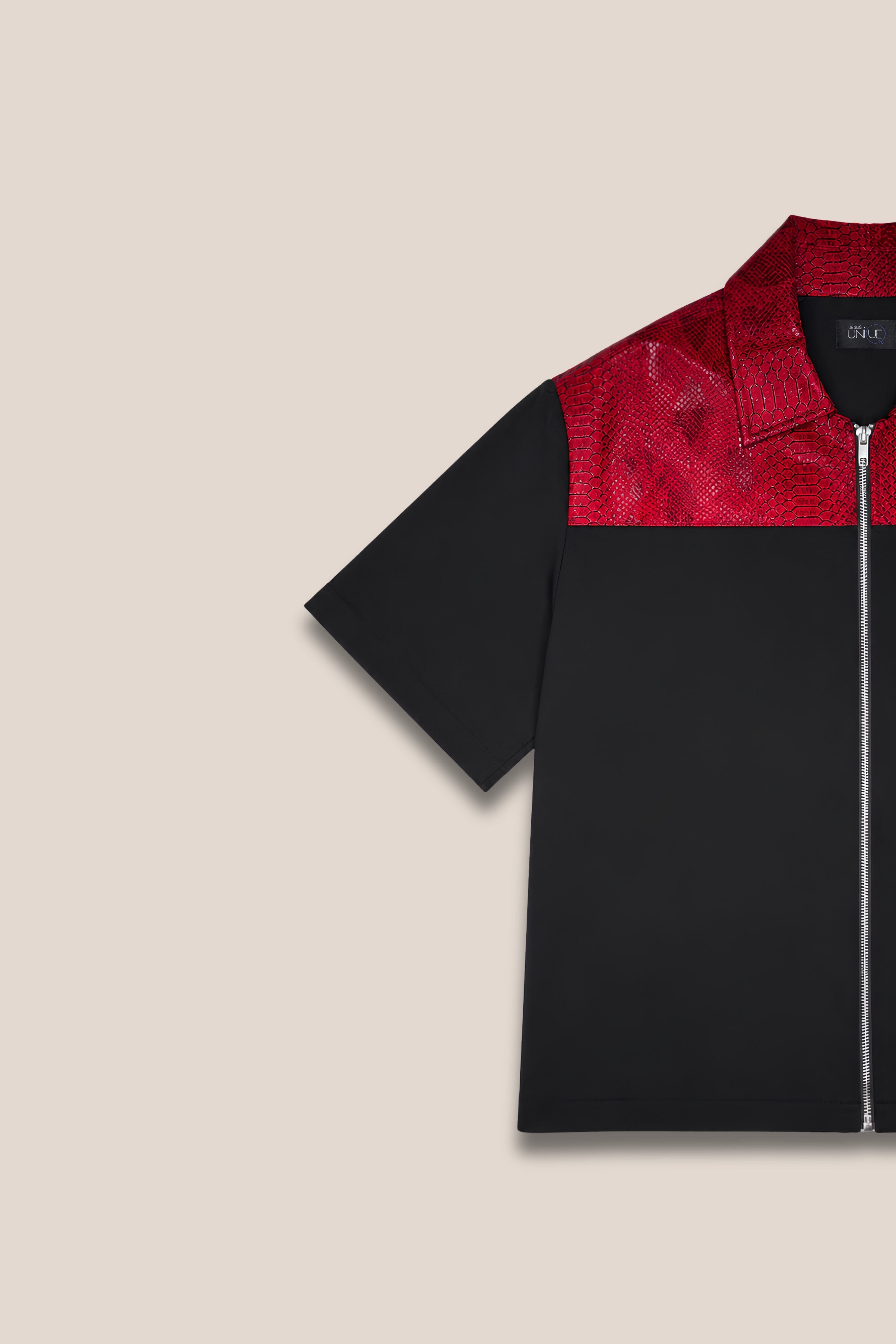 Chemise zippée manches courtes bicolore rouge python - zoom motif